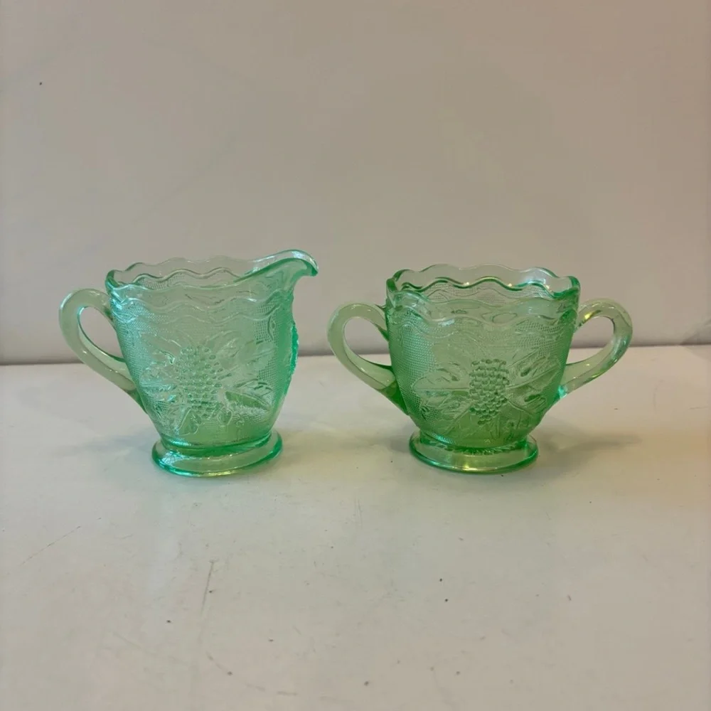 Vintage Green Westmoreland Grape Pattern Uranium Glass Creamer/ Sugar set